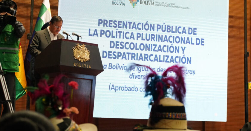 Presidente presenta la Política Pública de Descolonización y Despatriarcalización