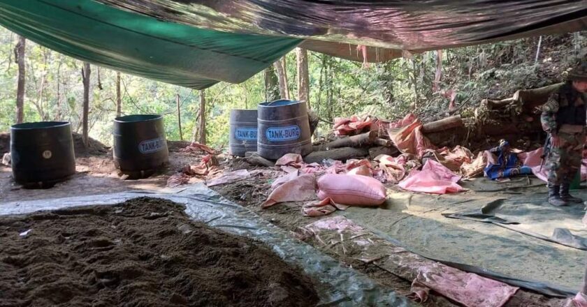 Destruyen 23 fábricas móviles de pasta base de cocaína en el Trópico y aprehenden a dos personas