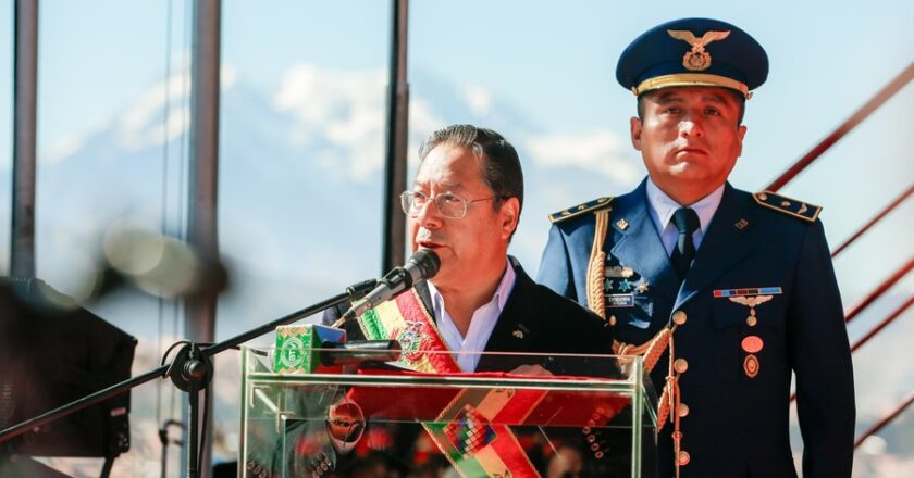 Presidente alerta de un «golpe blando» y ataques que buscan frustrar avances de la Revolución Democrática Popular e Industrializadora