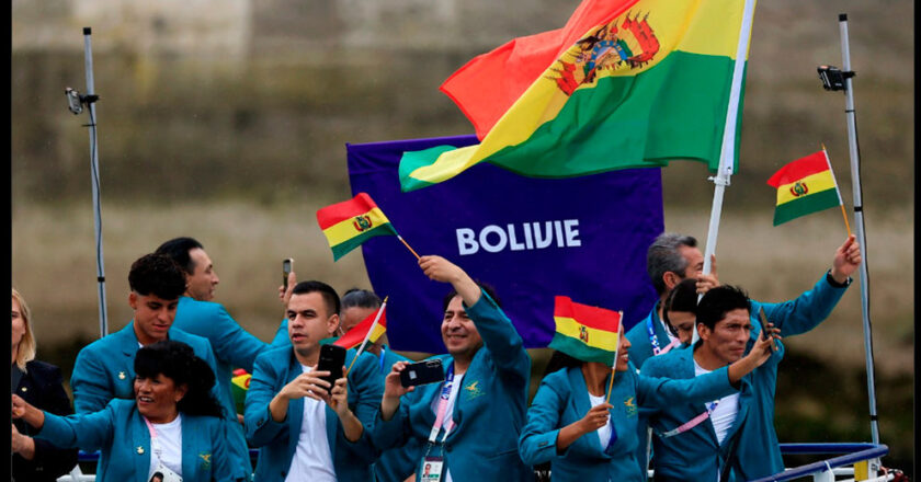 Delegación boliviana, presente en la inauguración de los Juegos Olímpicos París 2024