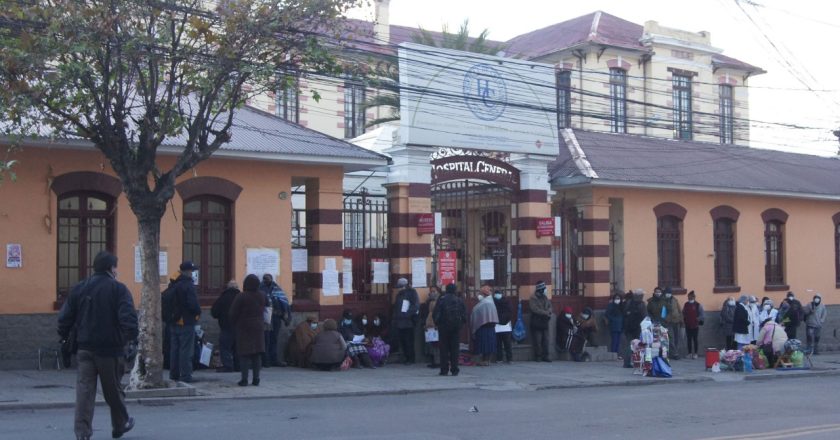 El Ministerio de Salud trabaja en un proyecto para frenar las filas en el Hospital de Clínicas