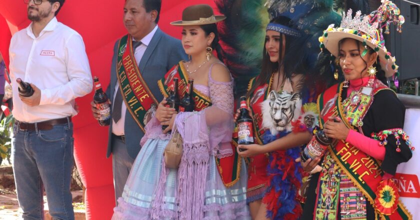 Paceña celebra los 25 años de la entrada folklórica de la Virgen del Carmen en Santa Cruz