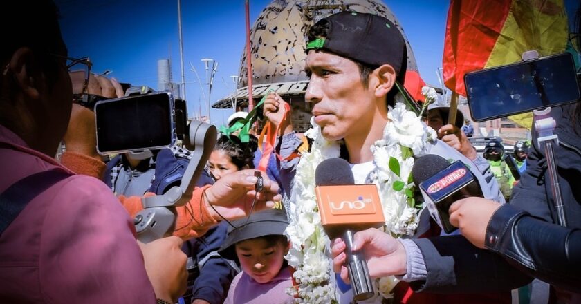 Orureños despiden al fondista Héctor Garibay quien participará en las Olimpiadas de París