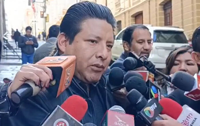 Gobernador paceño se pronuncia a favor de hacer el referendo y que se levante la subvención