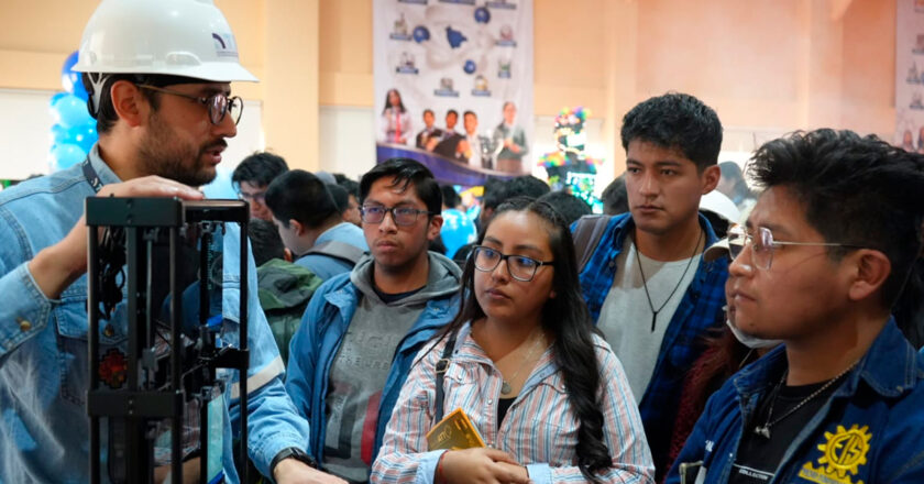 Formarán a jóvenes en el área postal, de transportes y telecomunicaciones