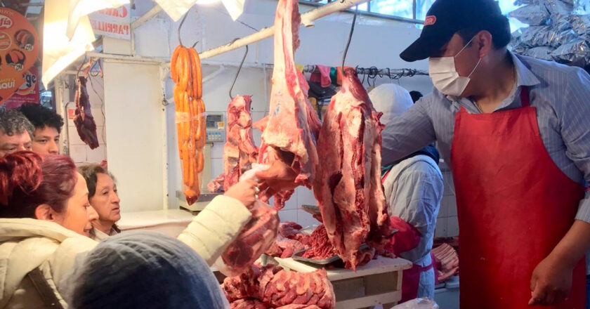 Tras acuerdo con el Gobierno, comercializadores de carne suspenden paro y retoman ventas