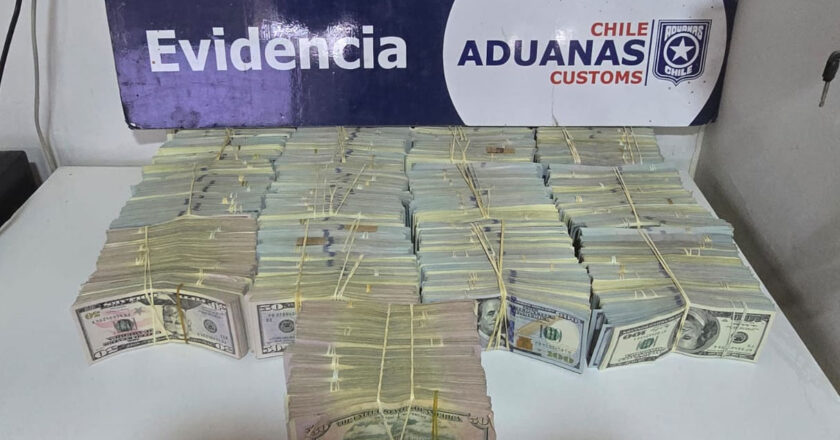 Bus boliviano llevaba más de un millón de dólares en efectivo y fue detenido en Chile