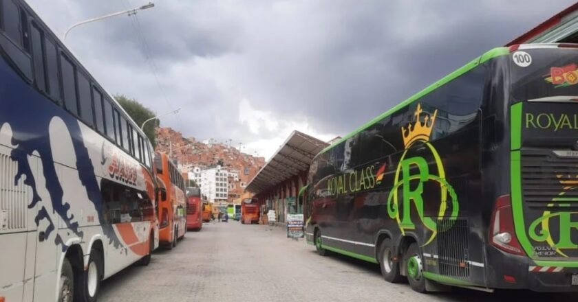 Transporte internacional de pasajeros habla de declararse en quiebra por los bloqueos y la falta de diésel