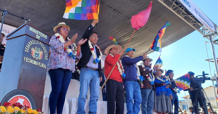 Arce inaugura la primera Planta Industrial de Camélidos de Bolivia en Turco