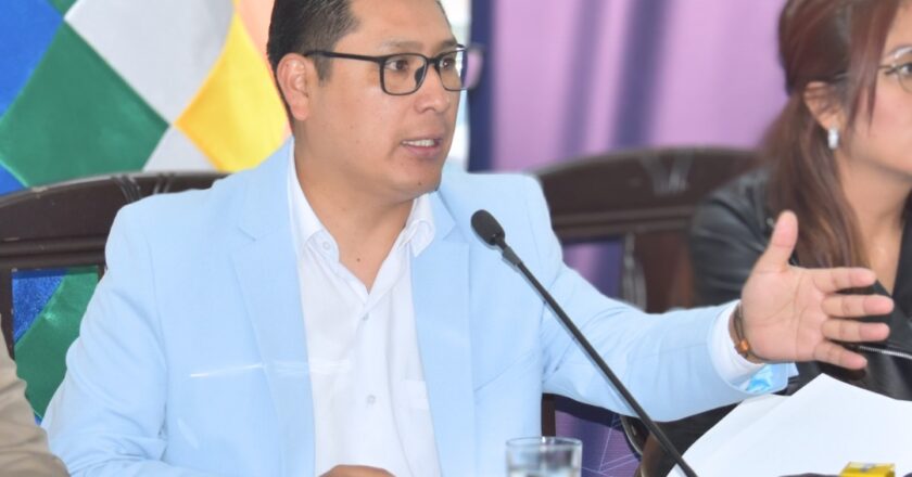 Procurador Condori: La Justicia determinó sentenciar a cinco años de prisión a tres exministros por el caso Gases Ecuador